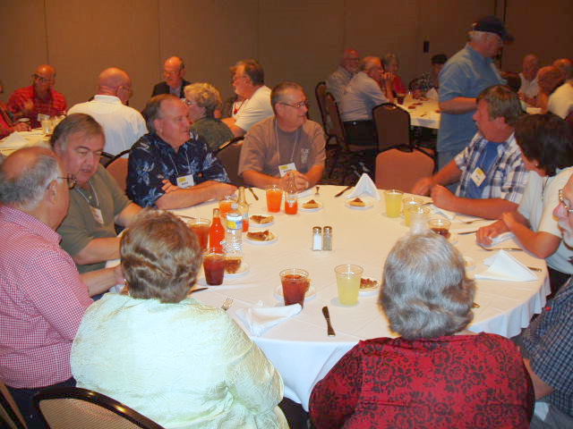 Another table at the SEDCO dinner 2009..JPG